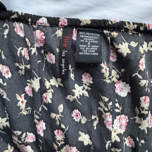 floral romper. - Picture 4 of 4